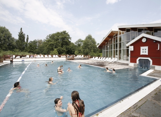 Midsommerland Ausklapper Ganzjahresfreibad Becken