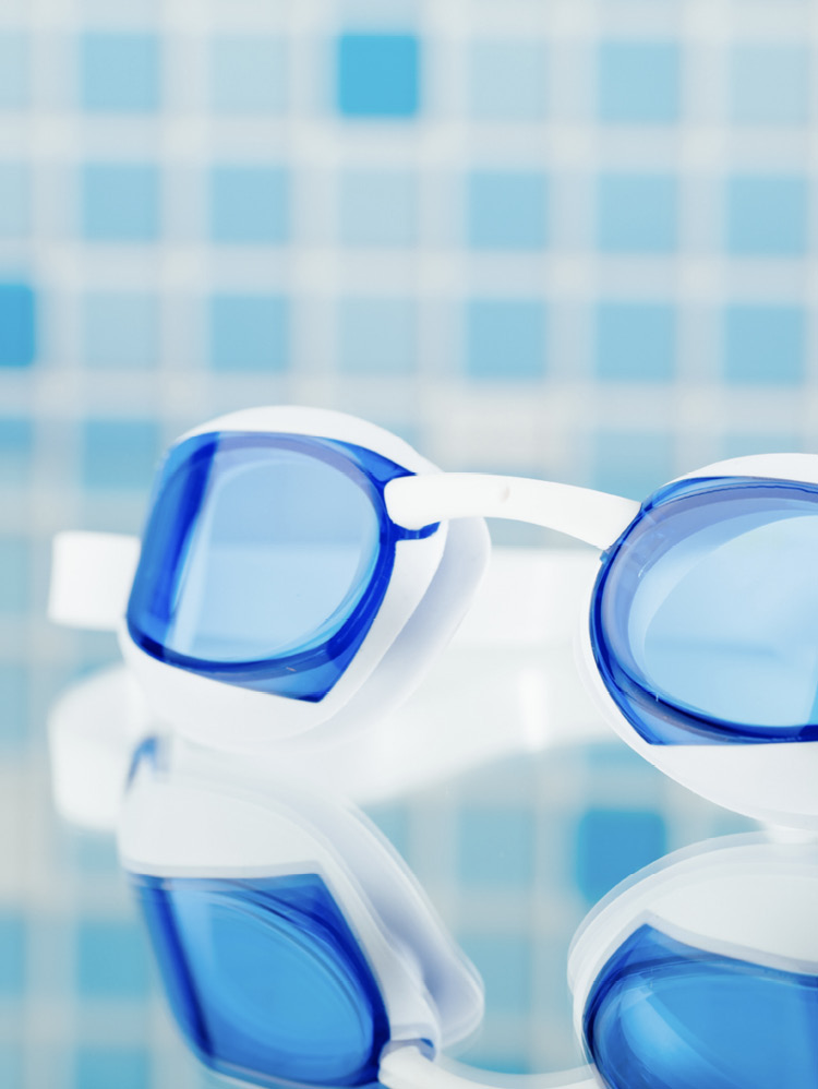 Taucherbrille mit blauen Gläsern