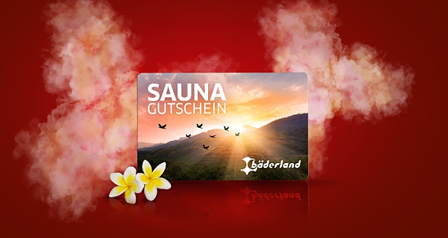 Abbildung Saunagutscheinkarte mit davor liegenden Blumen